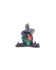 URSULA WITH SCENE
