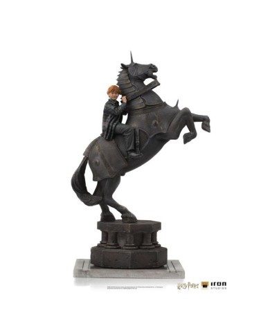 Ron Weasley at the Wizard Chess Harry Potter Deluxe Art Scale Statue 1/10