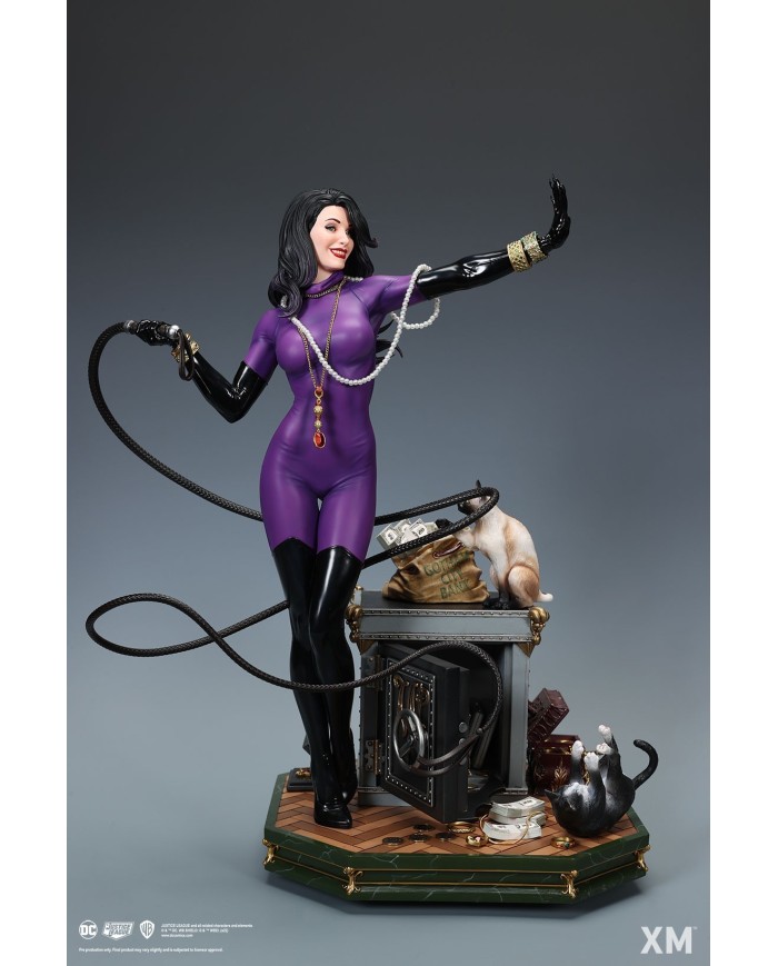 Catwoman Classic 1/4 Premium Collectibles Statue