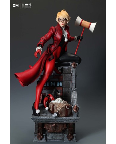 Harley Quinn (Batman: White Knight) - Regular Version 1/4 Scale Premium Collectibles Statue
