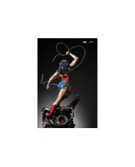 Wonder Woman - Classic 1/4 Scale DC Premium Collectibles statue