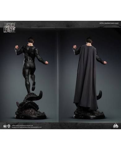 Superman Black Suit Version Regular Edition DC Comics Estatua 1/3